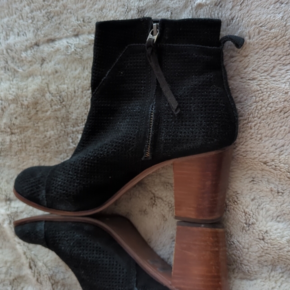 Toms Lunata Womens Black Suede Leather Block Heel Ankle Booties Zip Size 10 - Picture 6 of 10